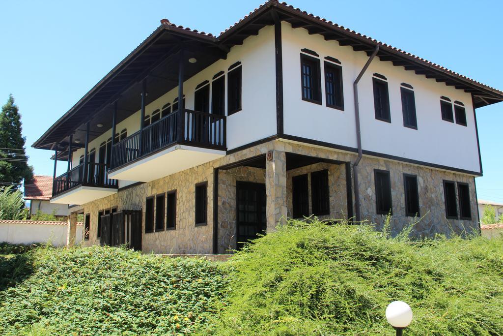 Къщи За Гости Кедър Dolna Banya Exterior photo