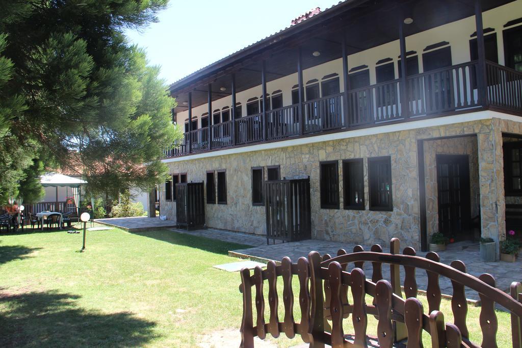 Къщи За Гости Кедър Dolna Banya Exterior photo